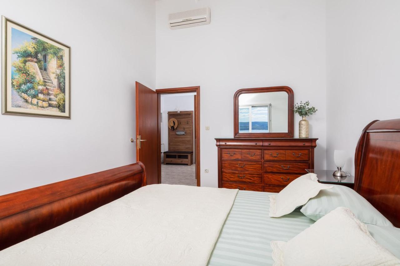 Ruskamen Apartments Lokva Rogoznica Buitenkant foto
