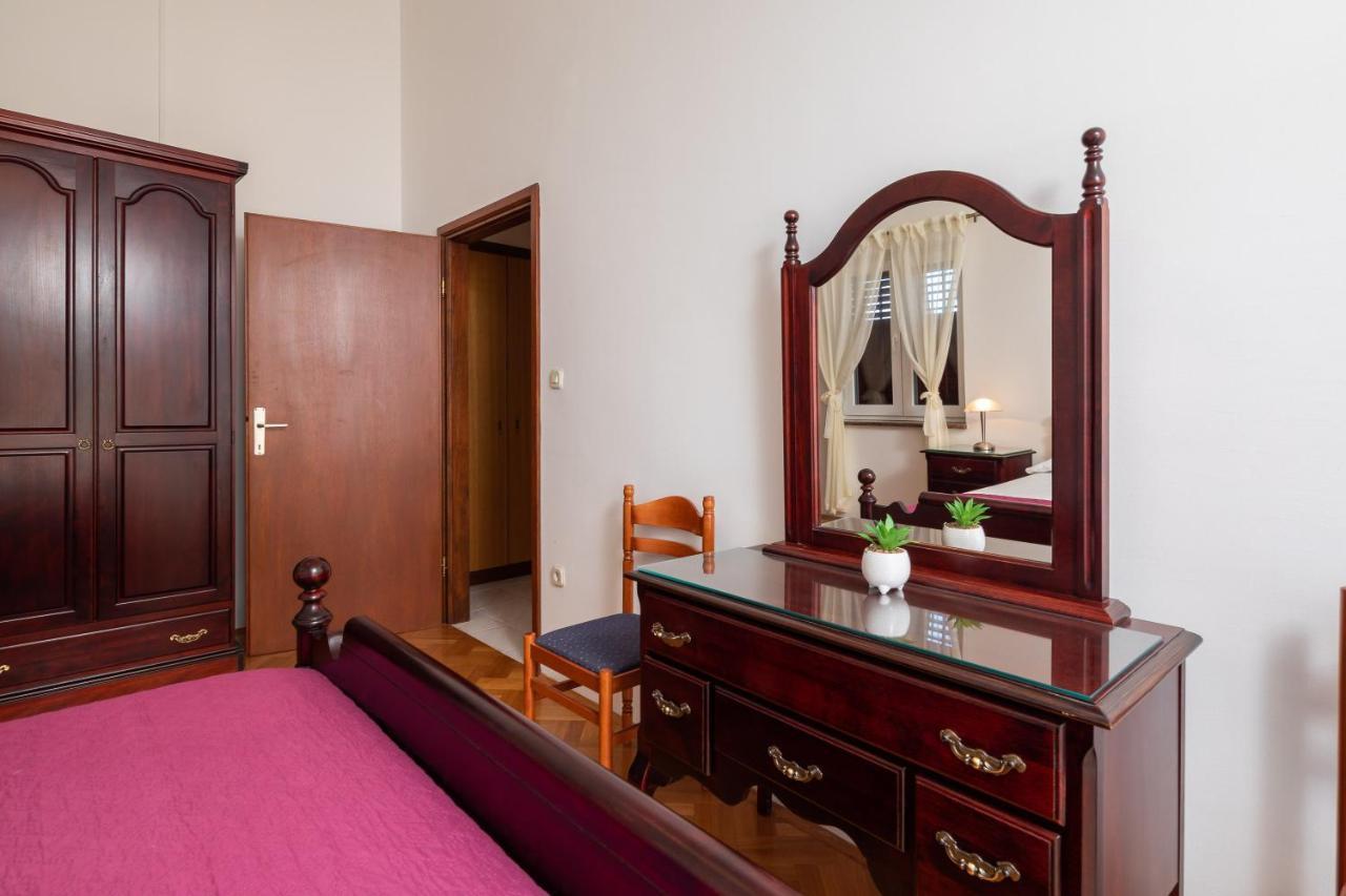 Ruskamen Apartments Lokva Rogoznica Buitenkant foto