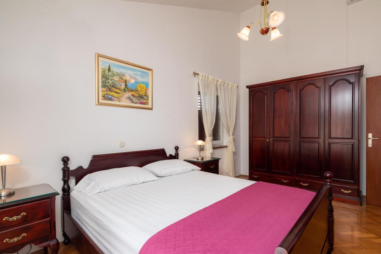 Ruskamen Apartments Lokva Rogoznica Buitenkant foto