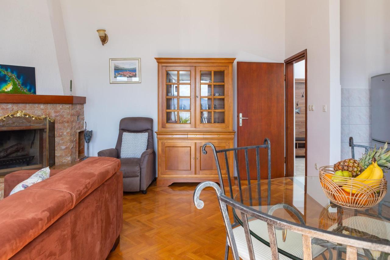 Ruskamen Apartments Lokva Rogoznica Buitenkant foto