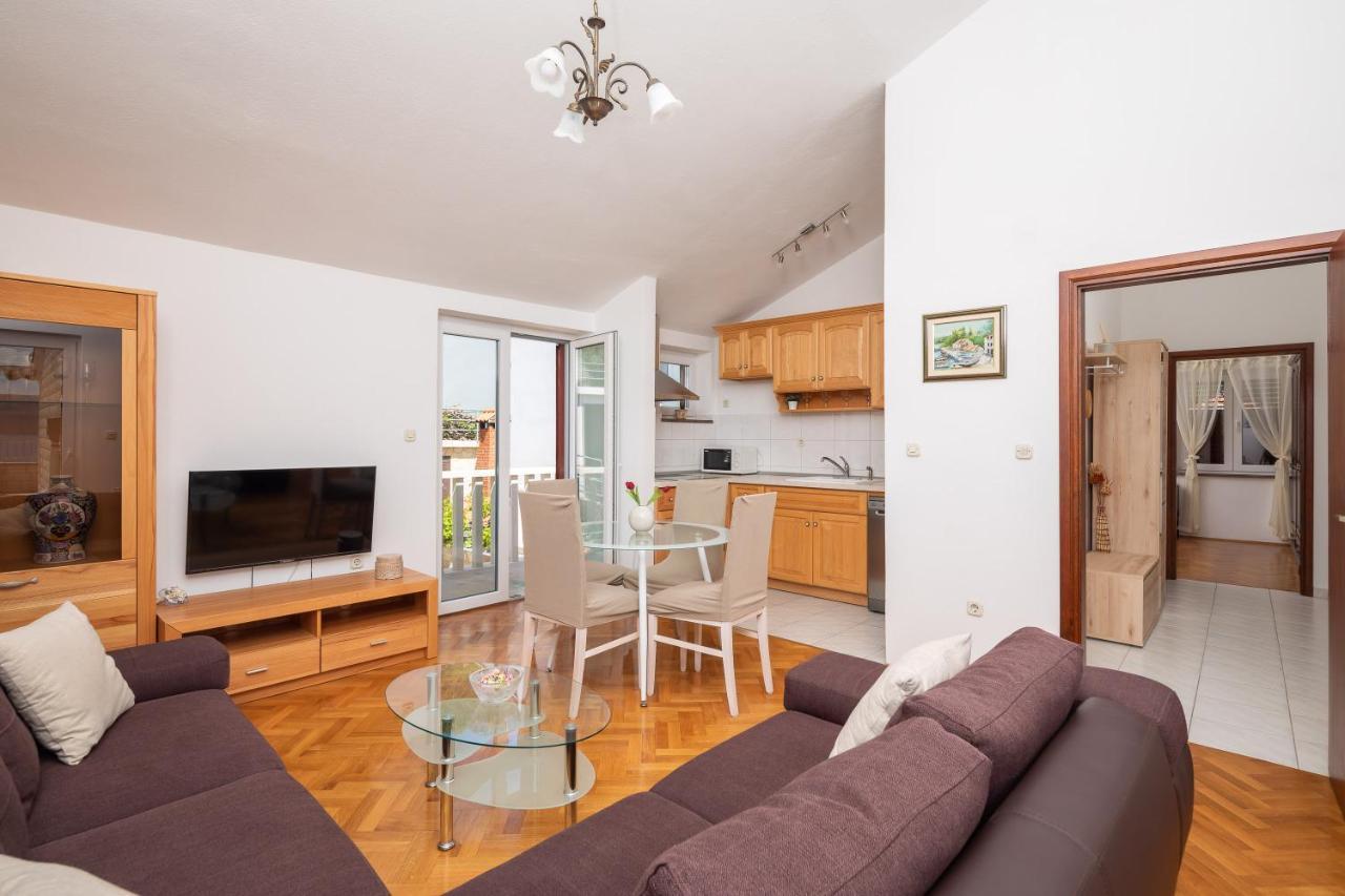 Ruskamen Apartments Lokva Rogoznica Buitenkant foto