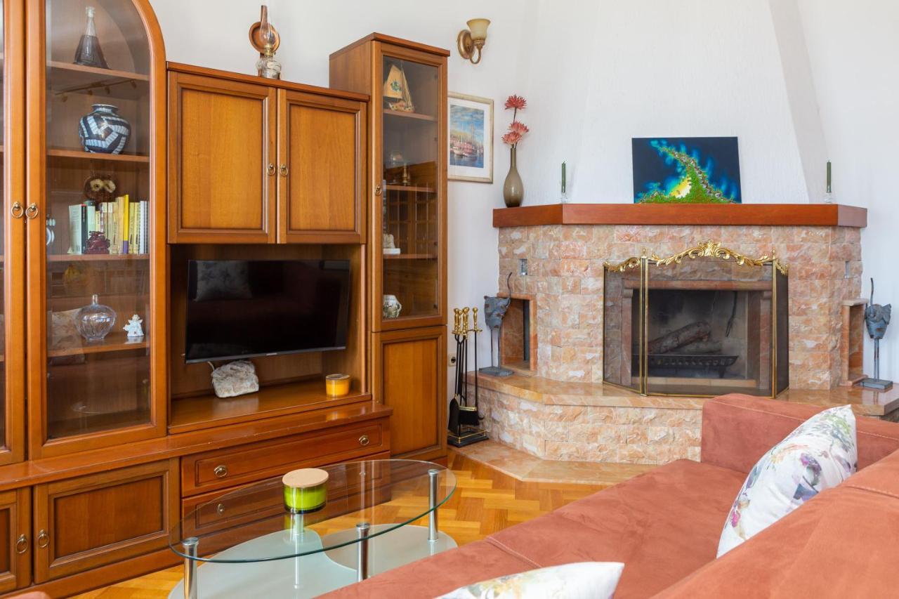Ruskamen Apartments Lokva Rogoznica Buitenkant foto