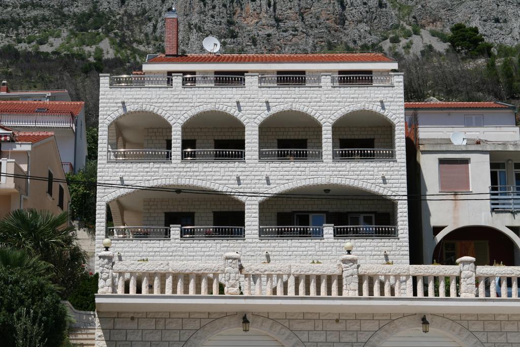 Ruskamen Apartments Lokva Rogoznica Buitenkant foto